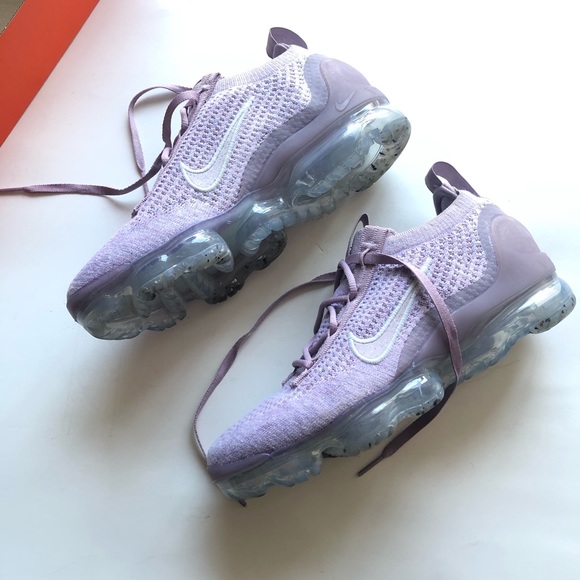 Nike Vapor Max Sneakers - Picture 3 of 9